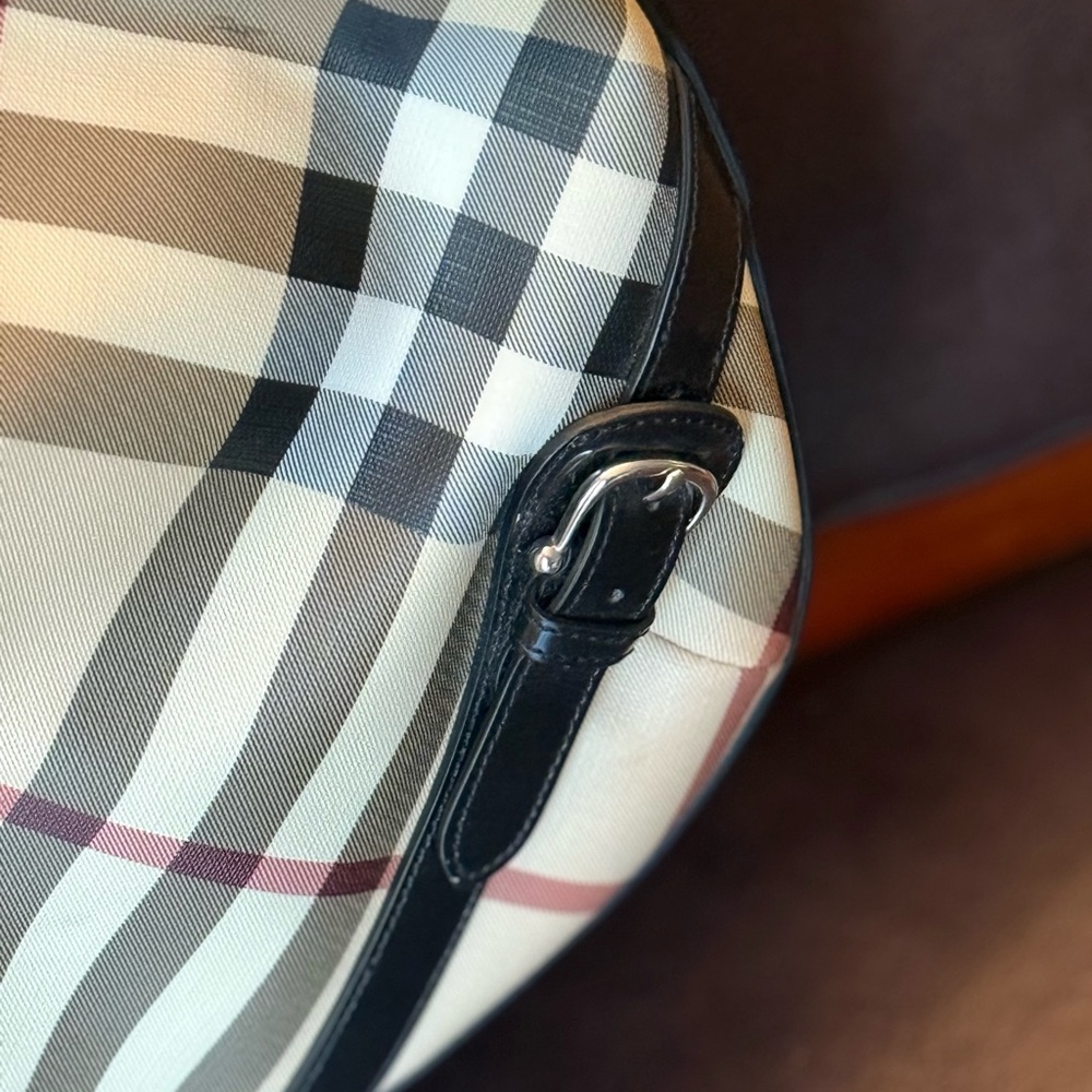 Burberry Black and Beige Check Shoulder Bag - Picture 2 of 11